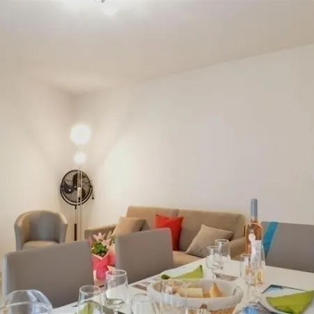 Fréjus, 3 Pièces, 6 Personnes - Fr-1-226a-37 Appartement *